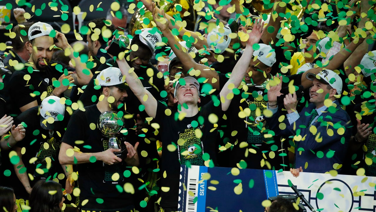 No. 15 Oregon hopes for consistency this season